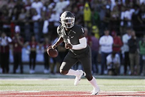 No. 21 Washington State scored another big victory Saturday as the Cougars (4-0, 1-0 Pac-12) remain undefeated after taking down No. 14 Oregon State (3-1, 0-1) in a key matchup to open up conference play at Martin Stadium. Ultimately, the Cougars did just enough as the teams combined for over 950 yards of offense to earn a 38-35 victory.. 