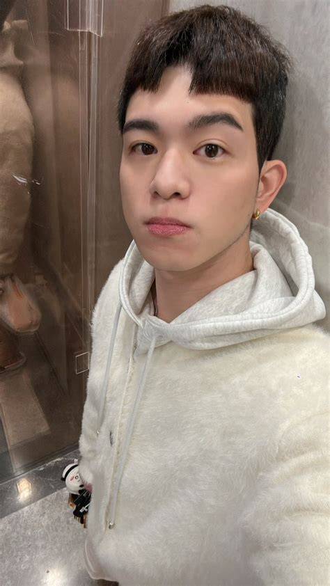 Wu0g3su3su3 Naked