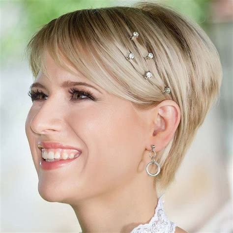 Wunderschöne Perückenfrisuren für einen unvergesslichen Hochzeitstag