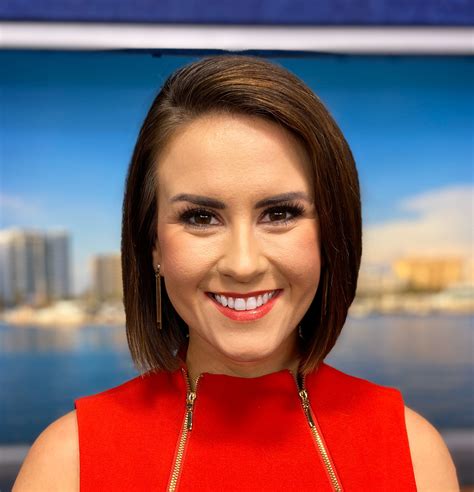 Leigh Spann Salary and Net Worth : As per Salary (dot)com, the average median salary of Meteorologists from Tampa is $95,602 per year. The salary range is $54,046 to $139,724 annually. ZipRecruiter gives the average salary for this position as $89,679/year, while the Indeed website mentions $77,124 annually for the same position.. 