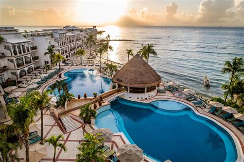 View deals for Wyndham Alltra Playa del Carmen Adults Only All Inclusive, including fully refundable rates with free cancellation. Guests praise the size. Playa del Carmen Main Beach is minutes away. WiFi and an evening social are …