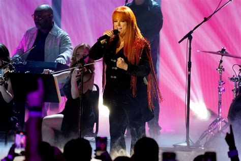 Wynonna Judd announces Rosemont stop on Back to Wy Tour