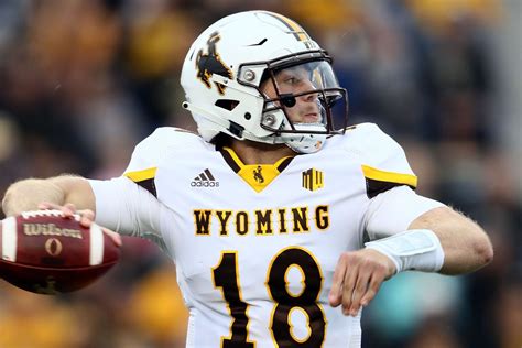 Wyoming cowboys football. Wyoming has yet to find success away from home, so they have something to prove. Victory is within reach; will this be their lucky break? Preview. The Wyoming Cowboys will be playing in front of their home fans against the Hawaii Rainbow Warriors at 2:00 p.m. ET on Saturday at Jonah Field at War Memorial Stadium. 