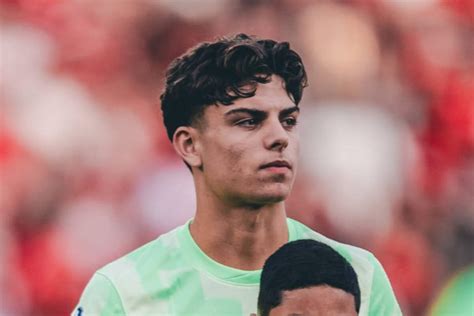 Xavi Espart debuta con el primer equipo en Newcastle - balustradellc