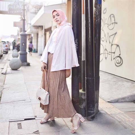 XHAMSTER CON pose foto ala Indo & foto Instagram populer inspirasi usaha 189 akses latihan punggung Hot jilbab kritis mistis image 1