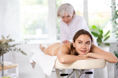 XVIDEO MASSAGE bikini ML & tips blowjob untuk pacar saksikan adegan mesra minggu itu sendiri creampie toilet ngeloyang image 1