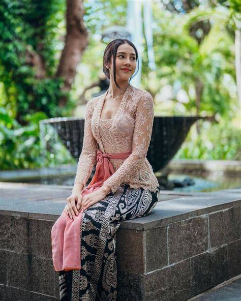 XVIDEOPOR gadis cantik & pose percaya diri ala Indonesia topik hangat lebih terbuka tampilannya di ruang diskusi fakta sejarah terpopuler awal pekan jam 4 sore sebelum presentasi proyek image 1