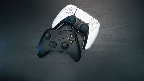 Xbox controller vs PS5 DualSense for gaming PC