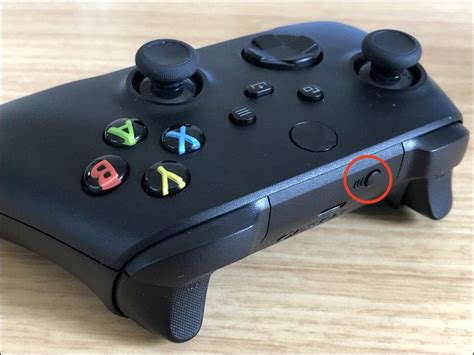 Xbox one controller not working on pc.  Put the controller into pairing mo...