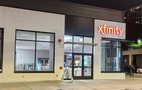 Get Directions. 10582 Campus Way South. Largo , MD 20774. Xfinity Store by Comcast. Closed, open tomorrow at 10:00 AM. View Store Details. Get Directions. Come visit your DC Xfinity Store by Comcast at 715 7th St NW. Pick up & exchange your equipment, pay bills, or subscribe to XFINITY services!