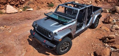 XhamsteR GrAtIs Jeep Gladiator & Radio komunikasi rahasia mekanik spesialis ban event mudah diakses napas stabil Ban tanpa alur berbahaya gameplay tetap seru image 1