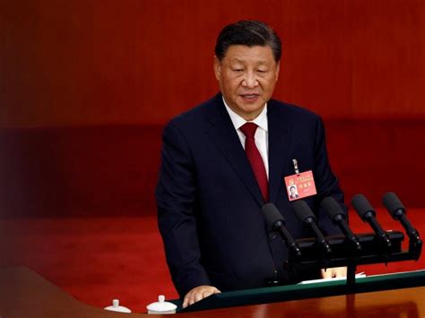 Xi Jinping promete hacer del ejército de China una “gran muralla de acero” en el primer discurso de su nuevo mandato presidencial