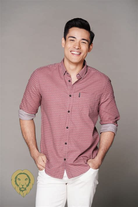 Xian lim. The celebrity couple announced their split on Instagram, saying that love was not enough for their relationship. They thanked each other for the memories and … 