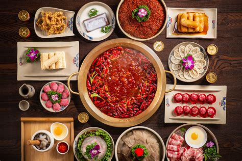 Xiaolongkan - Specialties: Xiaolongkan Old Hot Pot ist ein authentischer Hot Pot im Sichuan-Stil, der in der Republik China geboren wurde. Seit seiner Gründung hält es an der Geschäftsphilosophie fest, &#34;Geschmack mit Herz zu machen, Qualität mit Gewissen zu machen&#34; und setzt sich dafür ein, den Kunden originalen Geschmack, frische und gesunde Zutaten und innovative Gerichte zu bieten. 