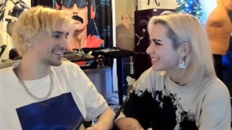 Xqc ex girlfriend. Canadian streamer xQc, whose real name is Felix Lengyel, recently confirmed he ‘cheated’ on ex-girlfriend Fran in a recent live stream; A lot of his fans started alleging that Fran was lying about the cheating allegations; This is why she chose to call him up during her recent Twitch livestream and ask him to confirm the allegations 