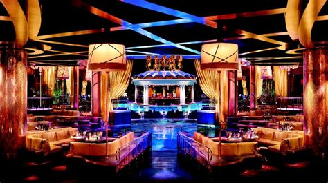 Xs night club. Xs Nightclub. Localizado no Encore, um dos hotéis mais luxuosos de Las Vegas, o Xs é um nightclub que combina com o ambiente, um lugar com muita classe e um design similar ao do hotel onde se encontra. A construção dessa discoteca custou 100 milhões de dólares. Embora o Xs tenha grande parte do espaço dedicado ao "reservado", a … 