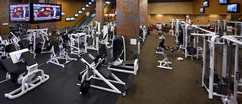  Subject to change. Amenities and capacity limits vary by location and local municipality regulations. This Chicago health club, located at Belmont and Sawyer, is a 24 hour gym and tanning salon, providing members with cardio and strength training equipment, personal training, child care and more! . 