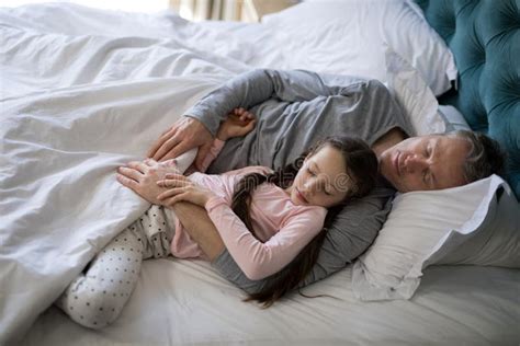474px x 316px - Xxx Father And Daughter Are Sleeping In Bed