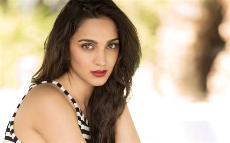 Kiara Advani Birthday: Let's take a look at the actress' net worth and  upcoming projects