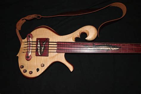 YEAR OF THE PARROT BASS by Primus @ Ultimate-Guitar.Com