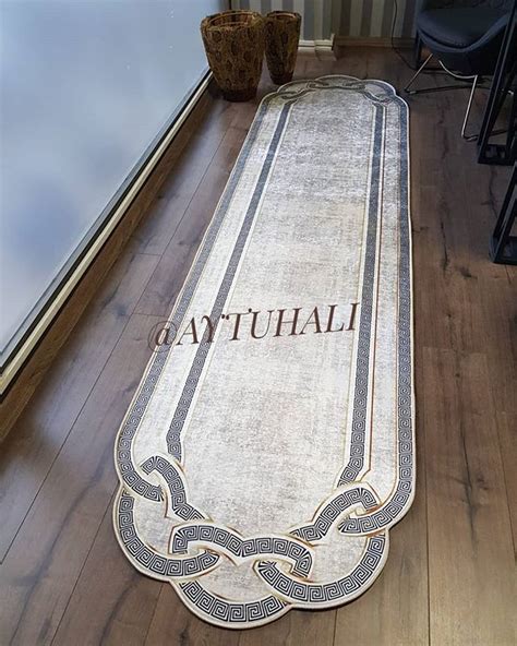 YEPYENİ MODELLERİMİZLE DEVAM EDİYORUZ . . . . . . . . . . #gelinlik.