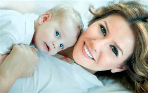 Ya doymuyorsa.. yeni anne Anneysen. 