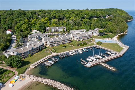 The Yacht Club at Sister Bay. Condo Rentals Amenities Neig