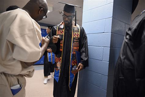 Yale, University of New Haven partnership celebrates first degrees awarded to inmates
