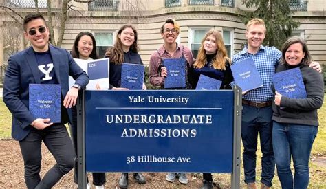 Yale admissions. Yale’s admissions officers hunkered down to read applications for over three months straight. On April 6, the Office of Undergraduate Admissions announced that Yale College had accepted 4.62 percent of applicants out of a pool of 46,905 applications, a 33 percent increase from the previous year’s pool. To read through all of these ... 