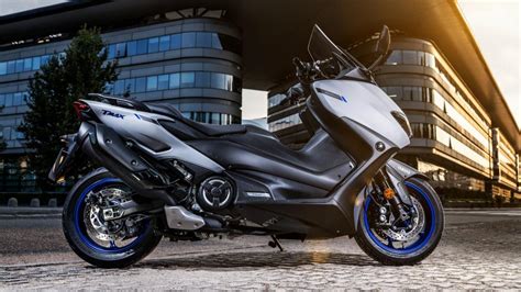 Yamaha TMAX 560 2024: come va, pregi e difetti - Motociclismo