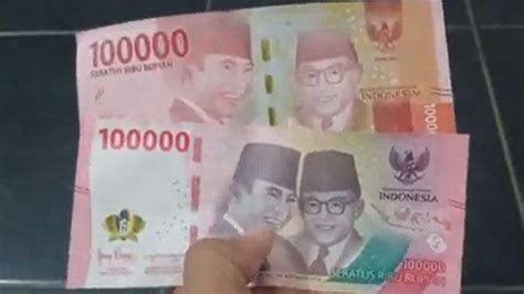 Yang lagi hoki hari ini. Uang palsu 100 ribu.