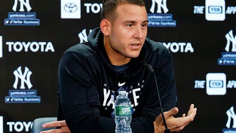 Yankees 1B Rizzo on IL due to post-concussion syndrome from pickoff play collision in May