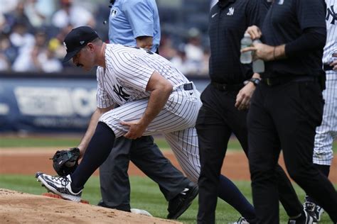 Yankees pitcher Carlos Rodón leaves his start against the Astros with hamstring tightness