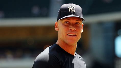 Yankees put Aaron Judge on injured list with hip strain