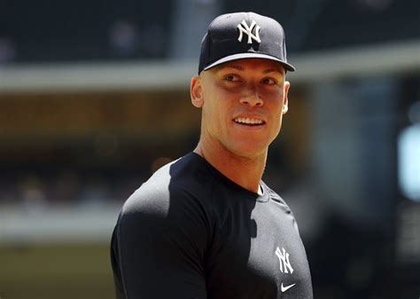 Yankees put Aaron Judge on injured list with hurt hip