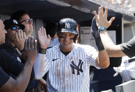 Yankees score 7 runs off Yu Darvish in third inning leading to 10-7 victory over Padres