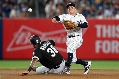 Yankees trade Ronald Torreyes to the Chicago Cubs