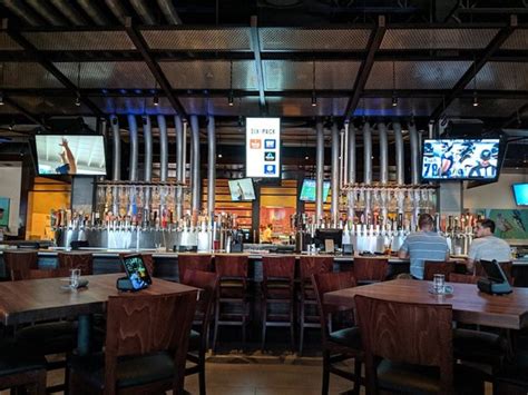 Yard house lynnfield. Yard House: Excellent menu and service - See 311 traveler reviews, 58 candid photos, and great deals for Lynnfield, MA, at Tripadvisor. 