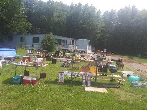 Welcome to the Bangor Buzz yard sale page. Here you can find current yard sales going on within the area. The listings will provide you with a location, times, and item details. Here is the good news. It is free to use and free to list as many yards sales as you would like. We hope that you find this new feature helpful and easy to use.
