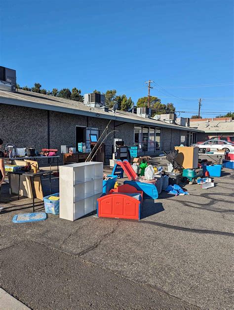 Jul 26, 2023 · Find all the garage sales, yard sales, and estate sales on a map! ... Garage Sales in Yuba City, California. ... My List ⎙ Print. Find Yard Sales! Near city or zip ... . 