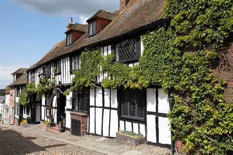 Ye Ol’ Bed & Breakfast: A Look at the Medieval Inn