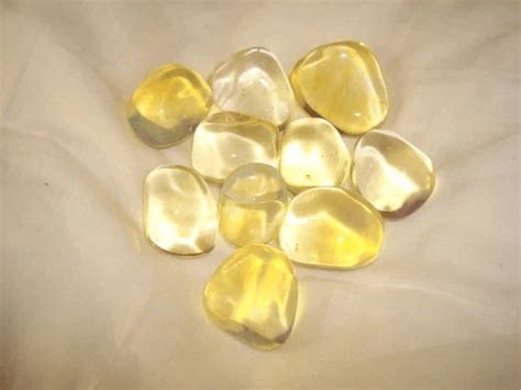 Yellow Obsidian: Complete Guide (Updated 2024) Healing …