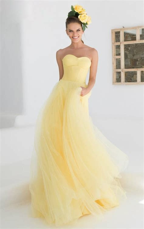 Yellow maid of honor dresses. 