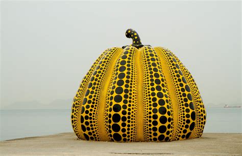 Yellow pumpkin art.  This artwork exemplifies Kusama&rsquo;s distinctive s...