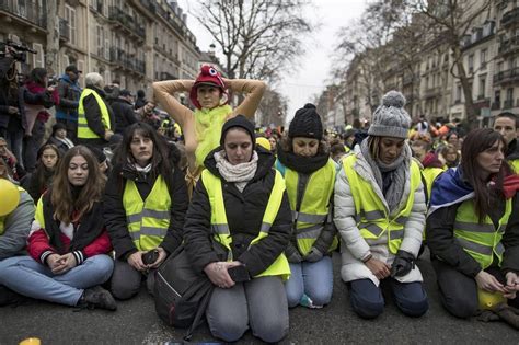 Yellow vests: France to crack down on unsanctioned protests