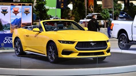 Yeni Mustang göz kamaştırdı! Nissan, Lexus ve Ford markaları yeni otomobillerini tanıttıs