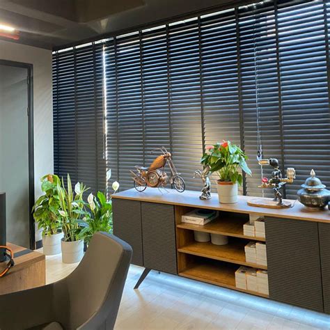 Yeni ofis perdeleri.