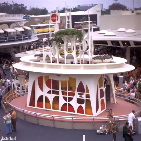 Yesterland: Coca-Cola Tomorrowland Terrace