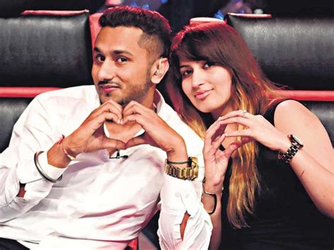 Yo Yo Honey Singh Height, Age, Girlfriend, Wife, Family, …