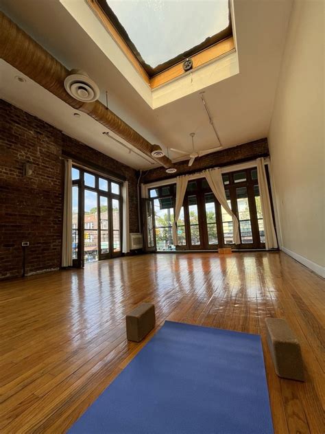 Yoga agora broadway astoria. This is Astoria's best kept secret Yoga studio I'm sure of it. I saw this place on classpass and my aching back craved some yoga instruction! You enter this place from the side of the building, walk some windy stairs and you are brought into a 1 room studio with blocks and mats available for use.The class I was in looked pretty packed with like 20 of us in there so idk how up to 40 people fit ... 